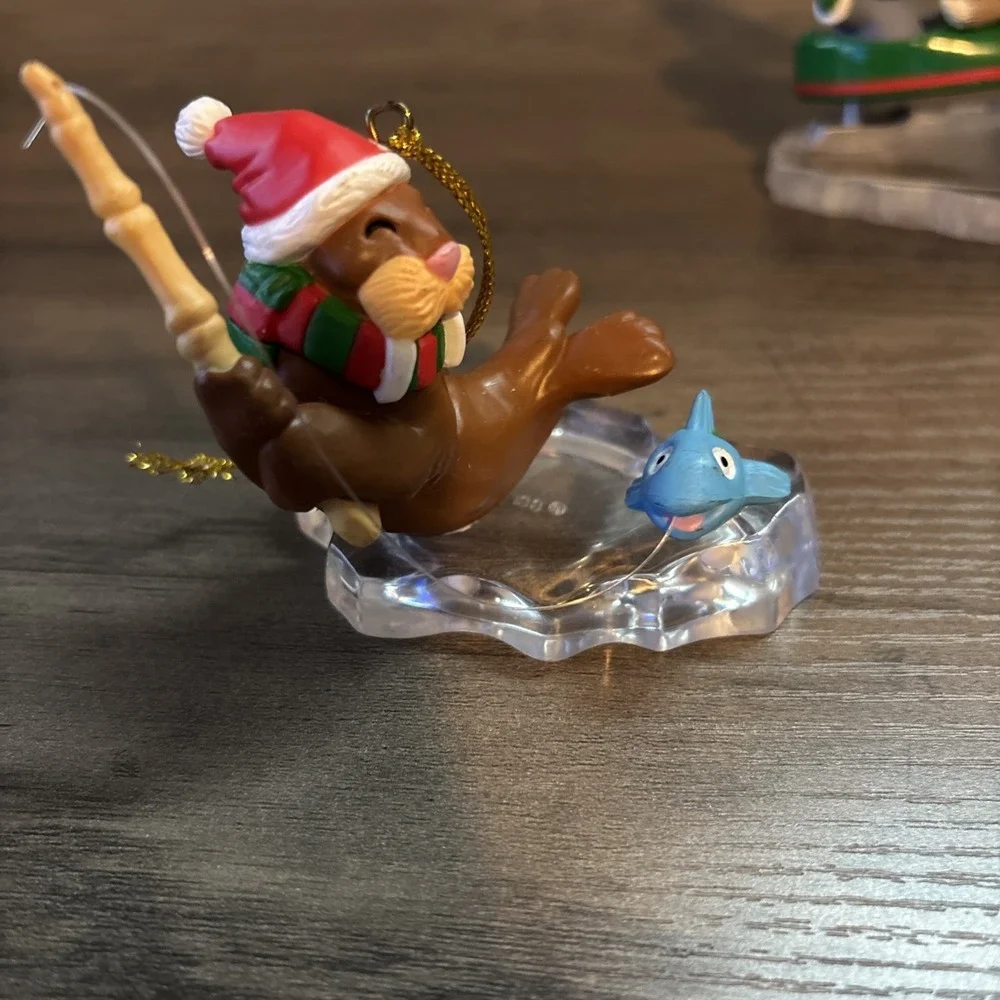 Hallmark Frosty Friends 1996 1997 Gibson Walrus Ice Fishing Penguin Wolf Pup Lot